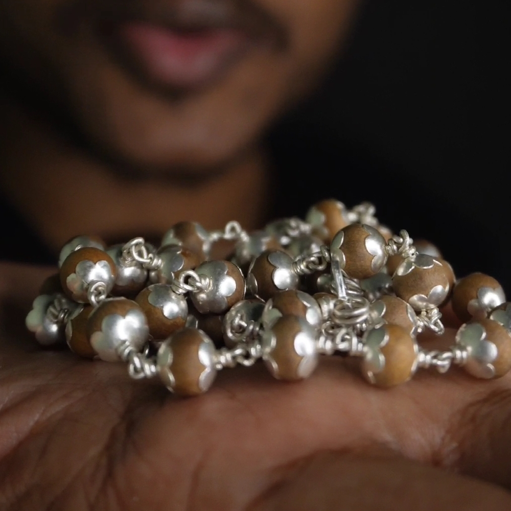 Sandhanam Malai 8MM 54 Beats with cap
