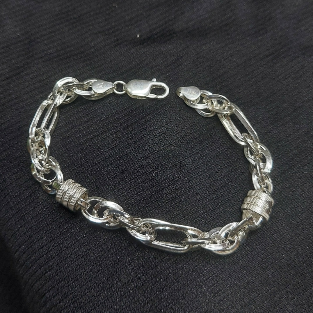 Rounded center with spiral hand chain 8 inches