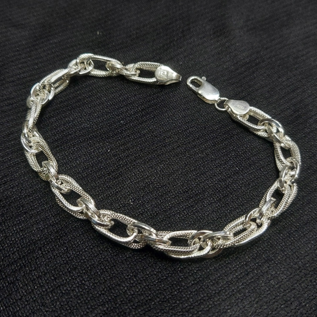 Nagas and spiral 8.5 inches hand chain
