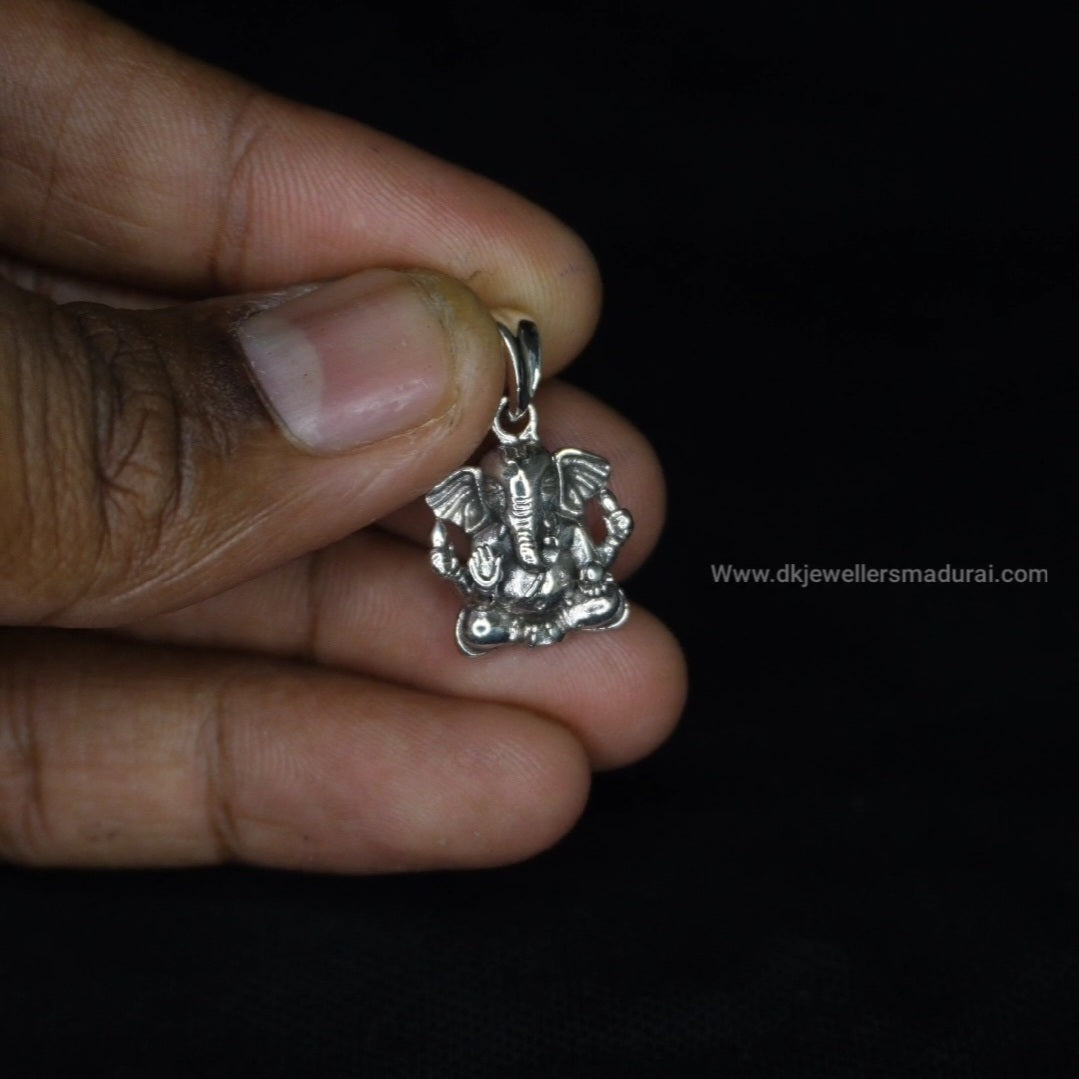 SHATANAMAVALI VINAYAGAR DOLLAR