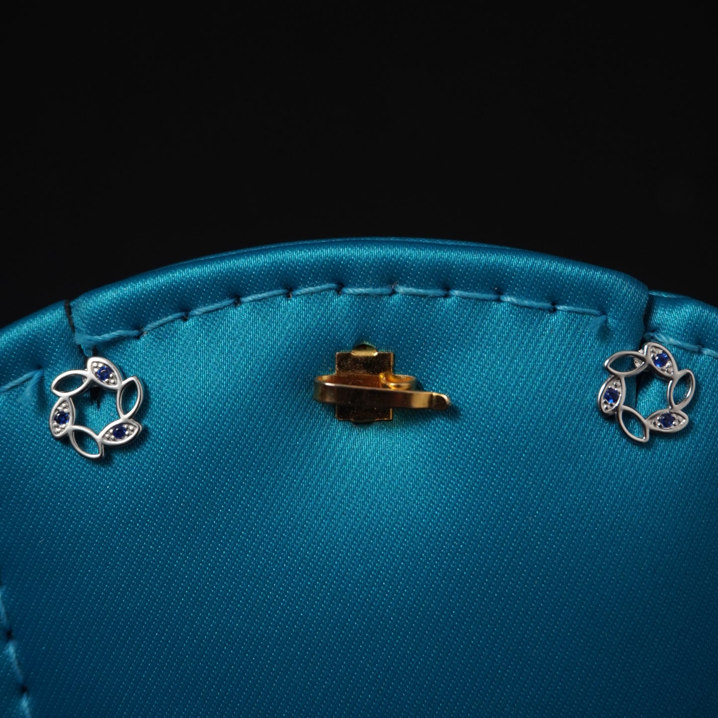 Round shape stud