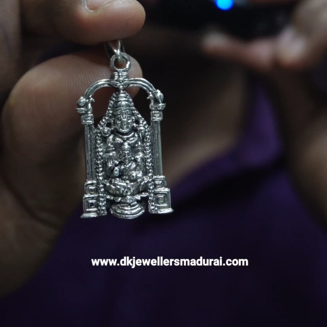 perumal with thiruvachi 2