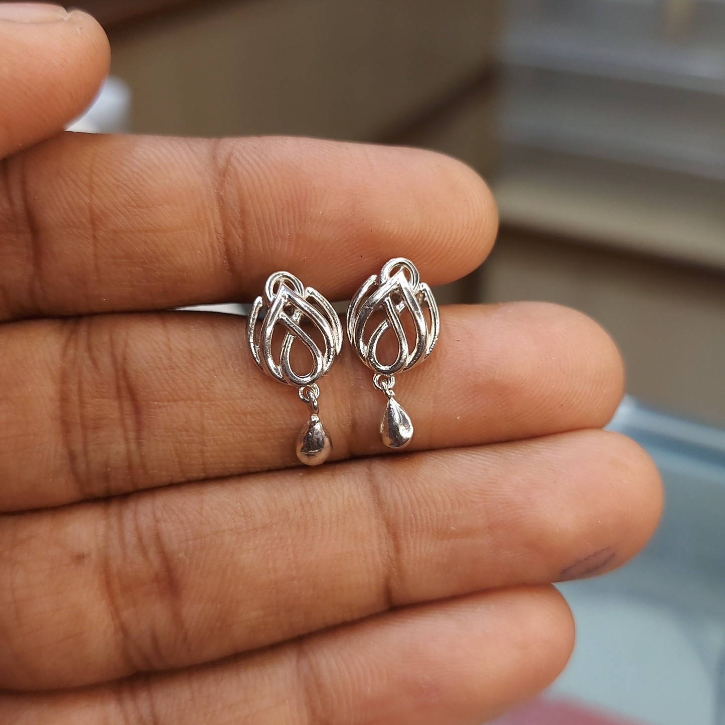 Abstract design stud