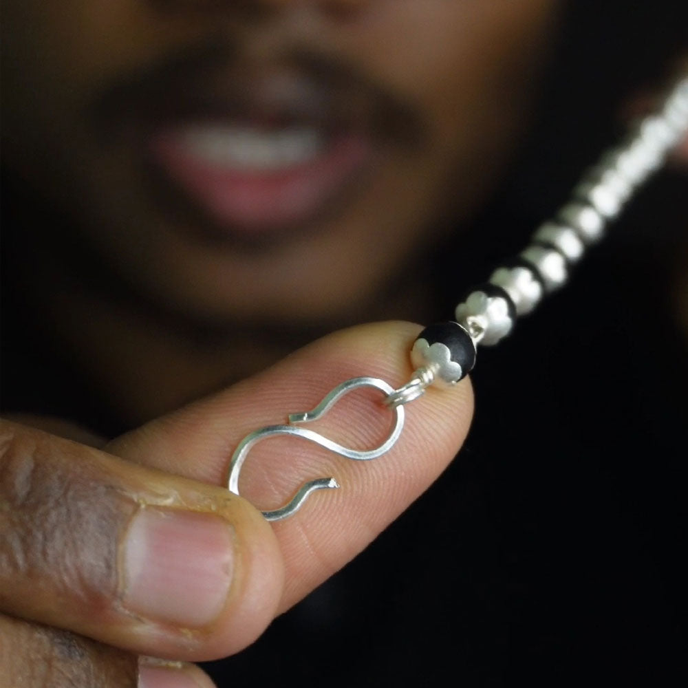 karungali bracelet 6mm with cap