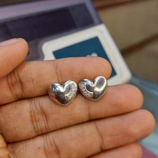 Moulded convex heart stoned stud