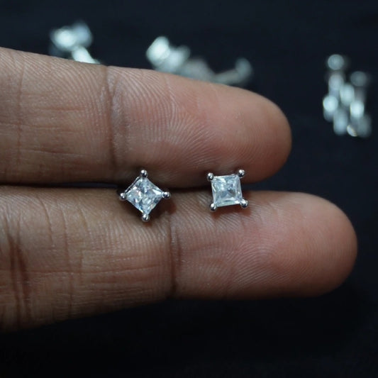 Square pattern stud