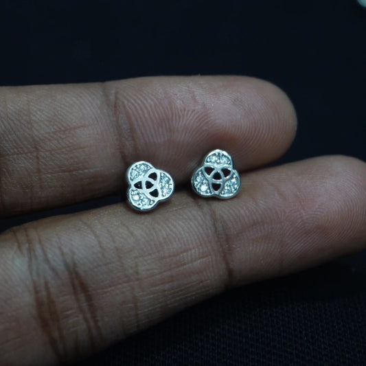 round shaped studs