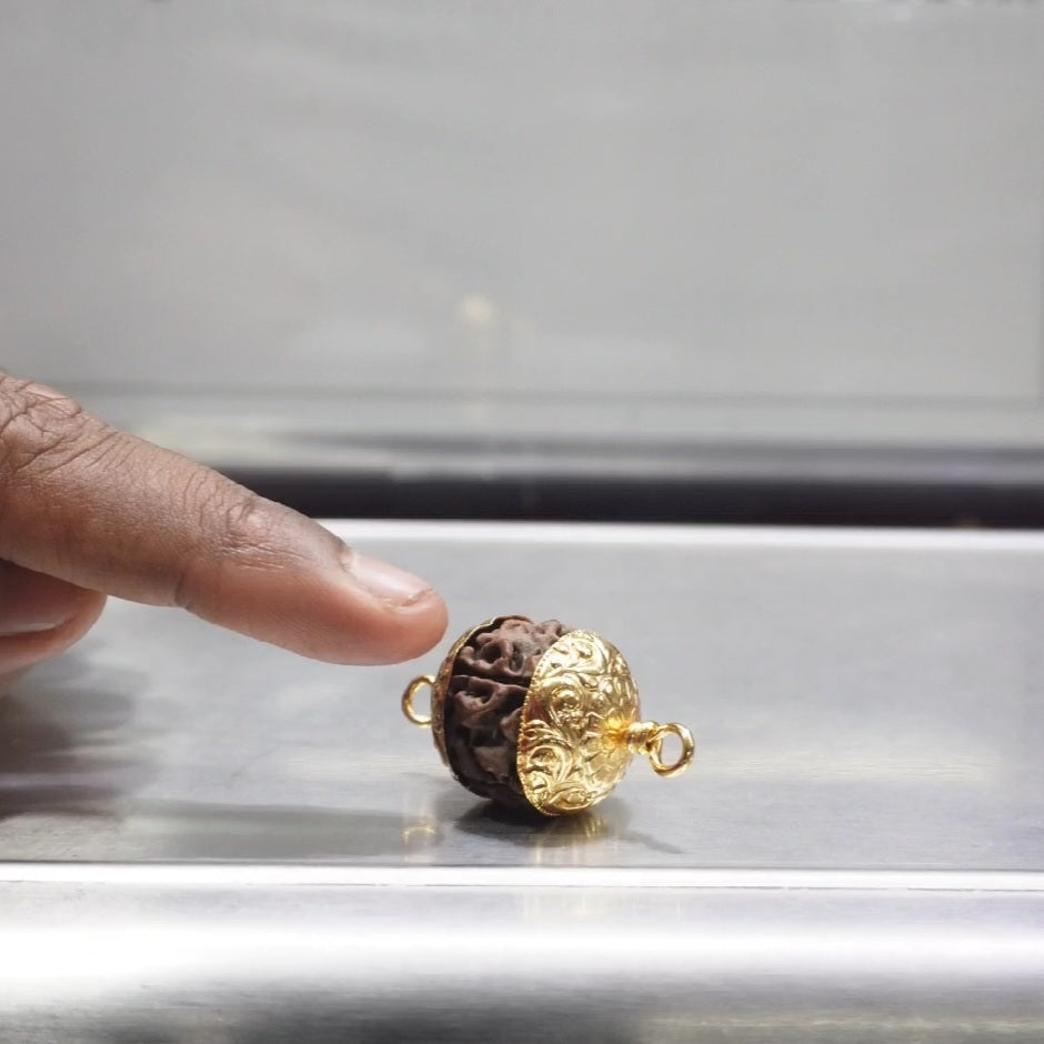 Ruthuracham gold polish with nagas kuppa