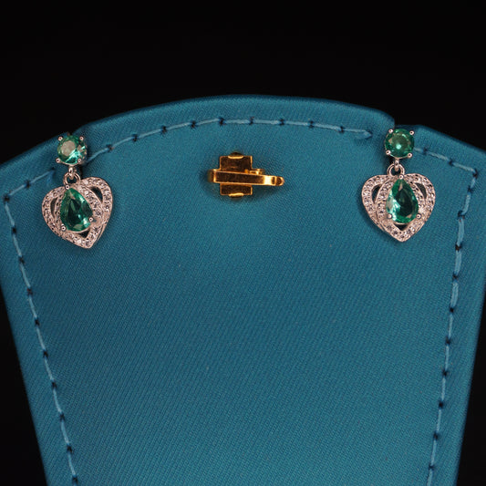 EMERALD STONE WITH HEART SHAPED DROPS