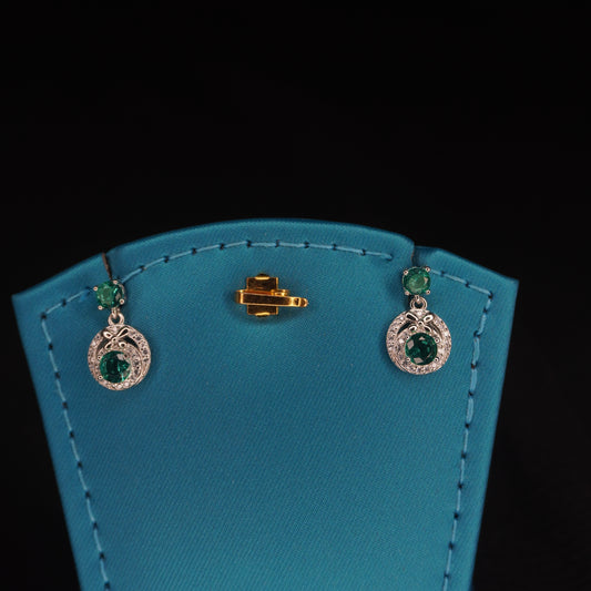 Emerald stone with round shaped drops