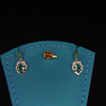Emerald stone with flowral shaped drops